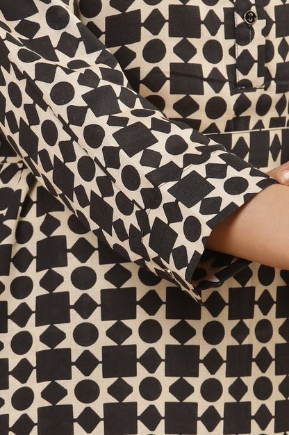 White And Black Geometric Printed Top And Trouser Set - Image 2